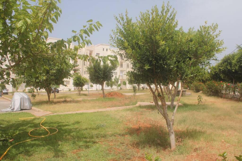 Charmant Appartement Marocain Au Coeur De Саидия Экстерьер фото